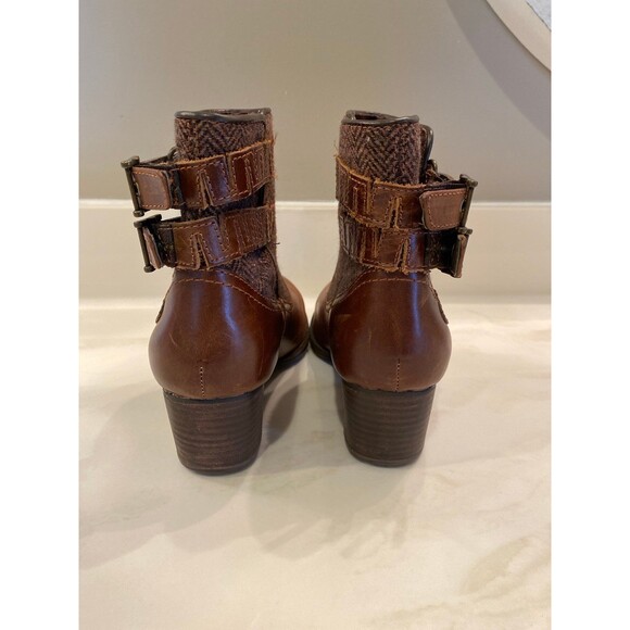Cat Women’s Boots Brown Tweed Top Has Buckles Size 8 WIDE Stacked Heel Booties - Picture 3 of 8